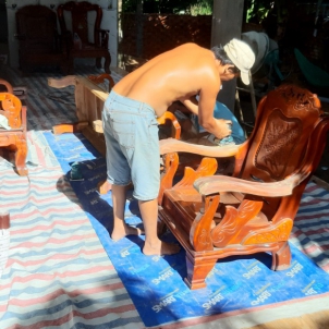 Tìm hiểu quy trình phun sơn PU đồ gỗ tại HCM